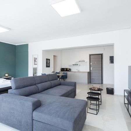 Hip And Fun Apt B Атина Екстериор снимка