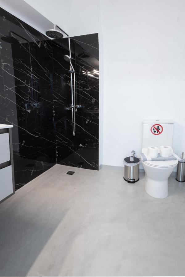 Hip And Fun Apt B Атина Екстериор снимка