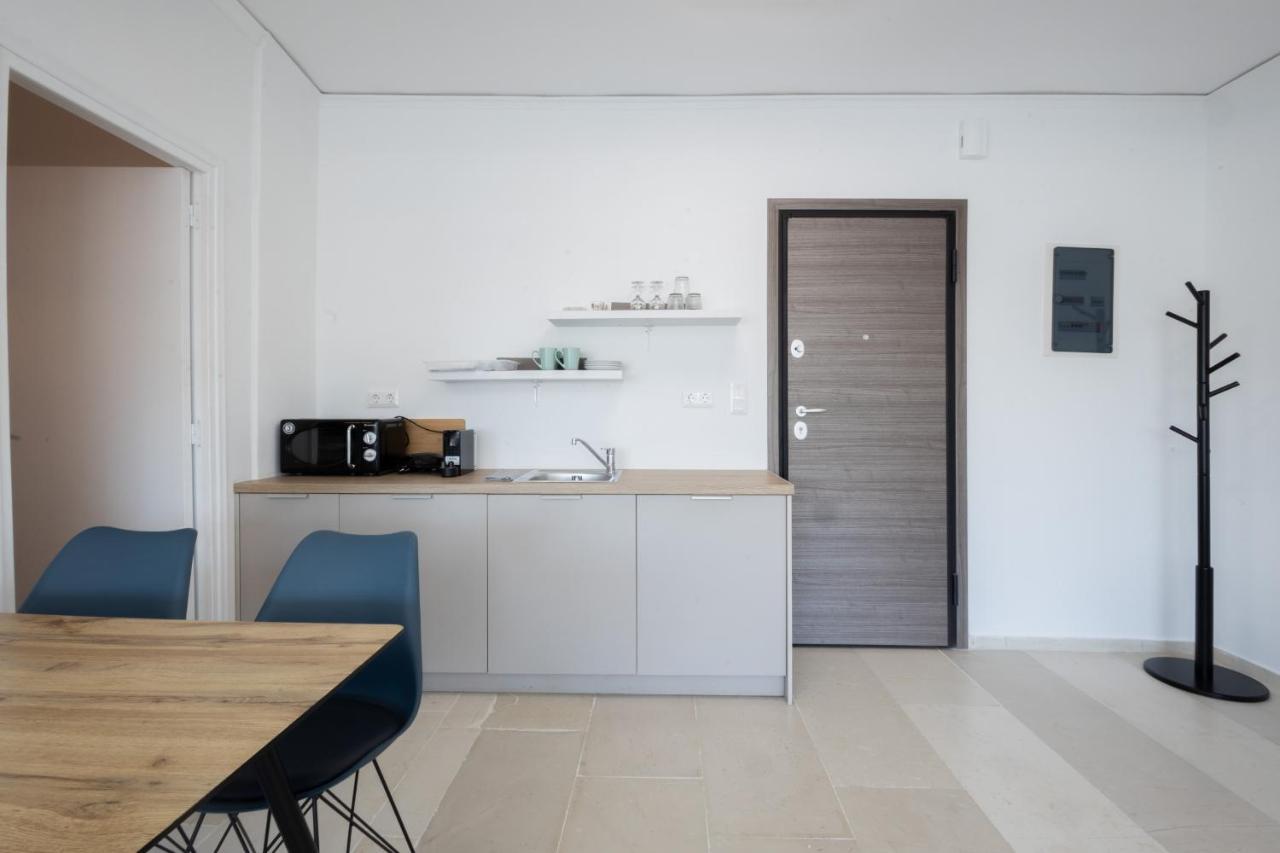 Hip And Fun Apt B Атина Екстериор снимка
