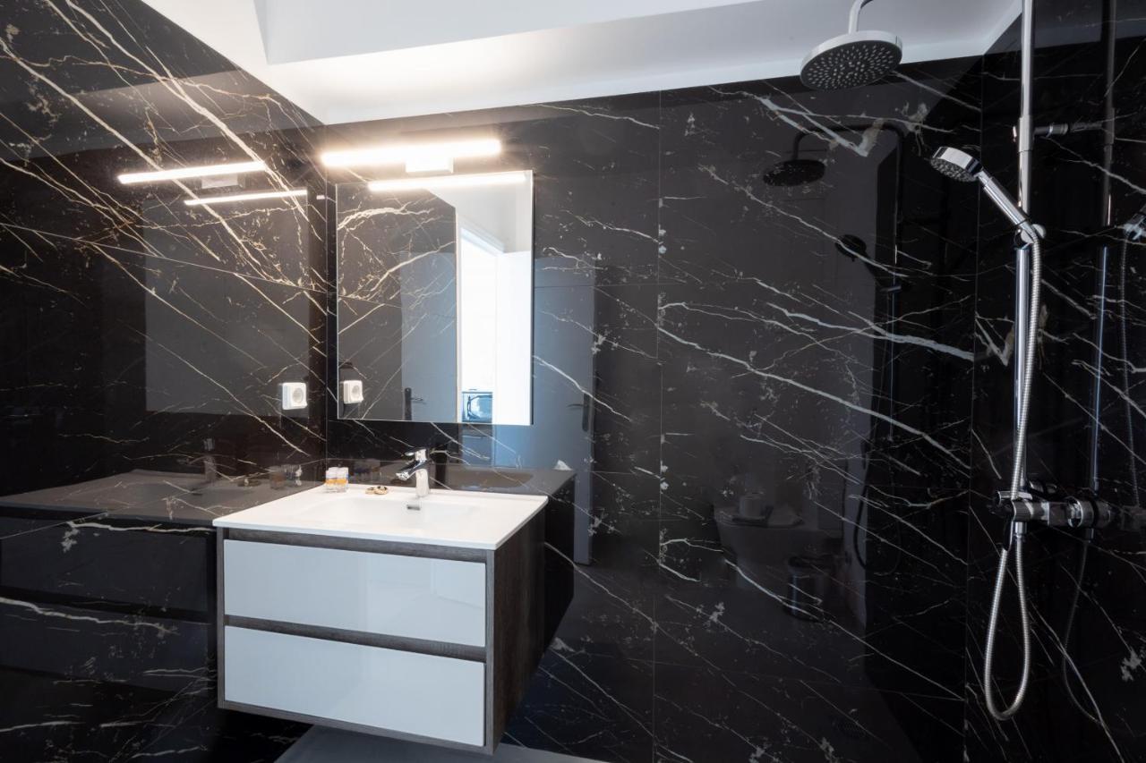 Hip And Fun Apt B Атина Екстериор снимка
