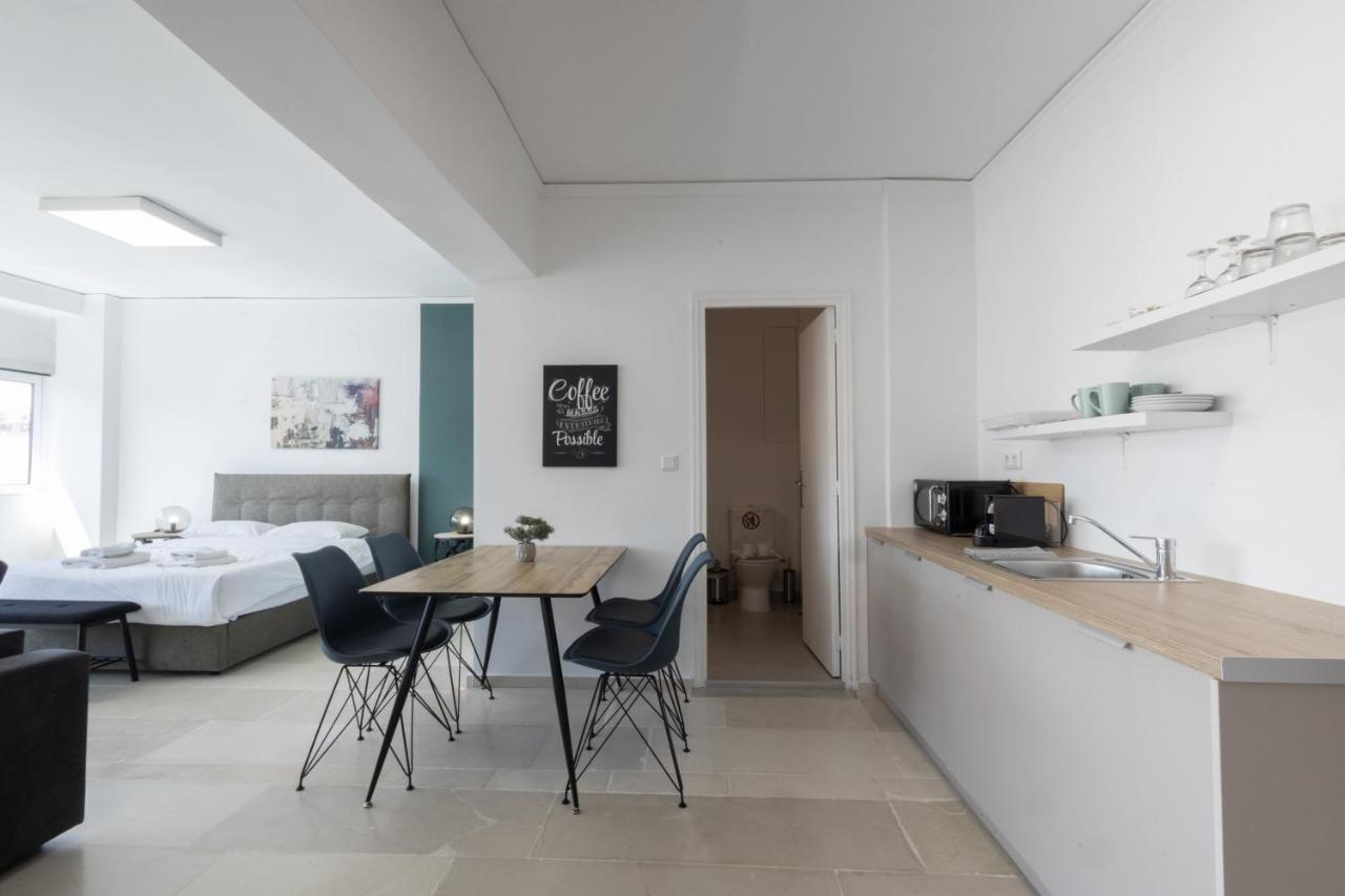 Hip And Fun Apt B Атина Екстериор снимка