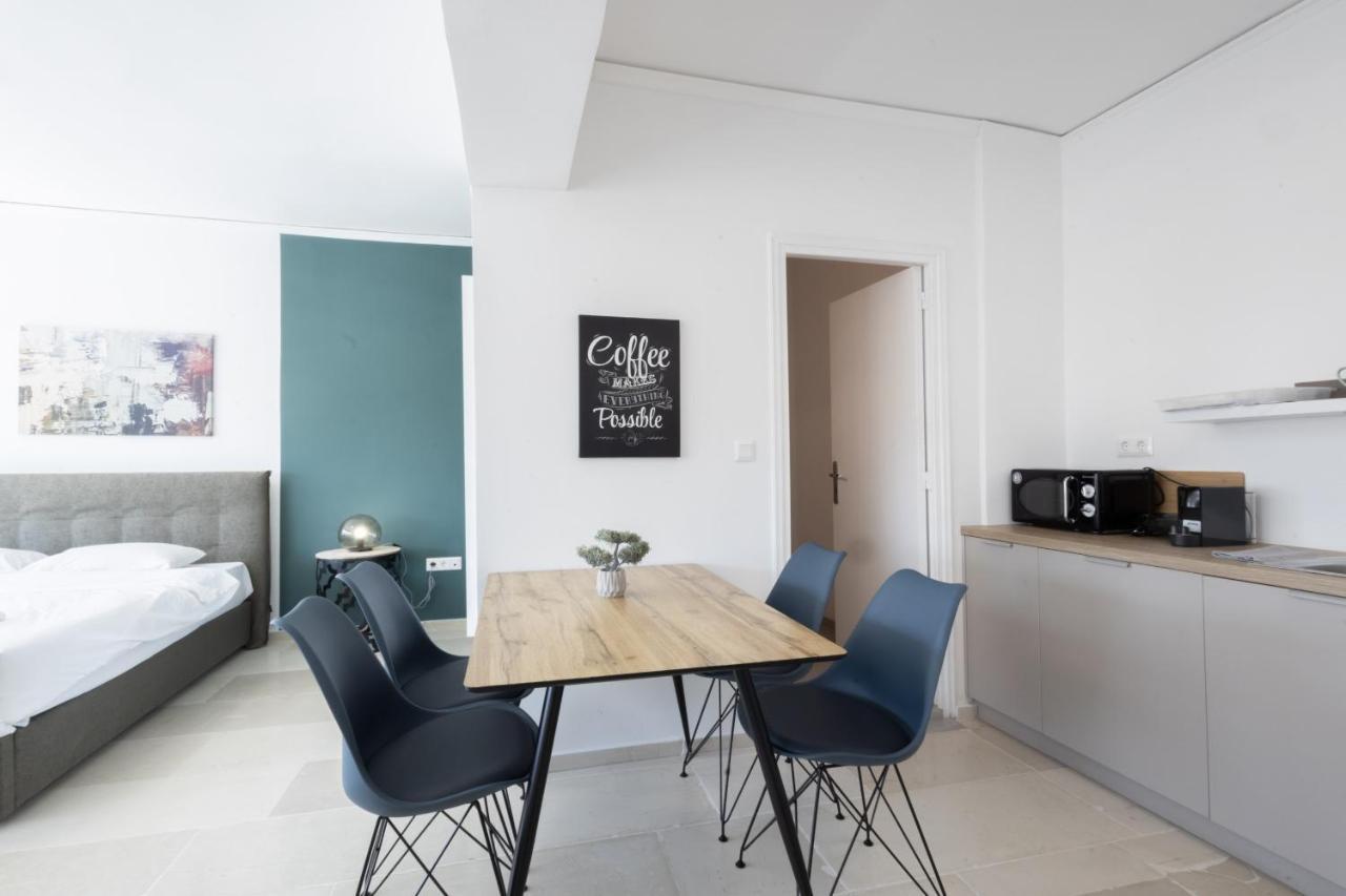 Hip And Fun Apt B Атина Екстериор снимка