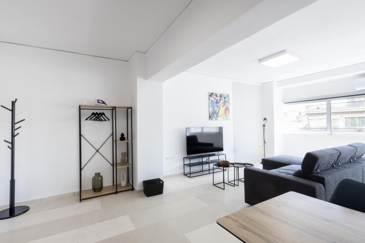 Hip And Fun Apt B Атина Екстериор снимка